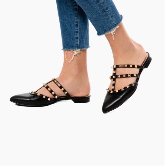 Exclusive Black Davina Slides
FRENCH SOLE - Picture 2 of 8